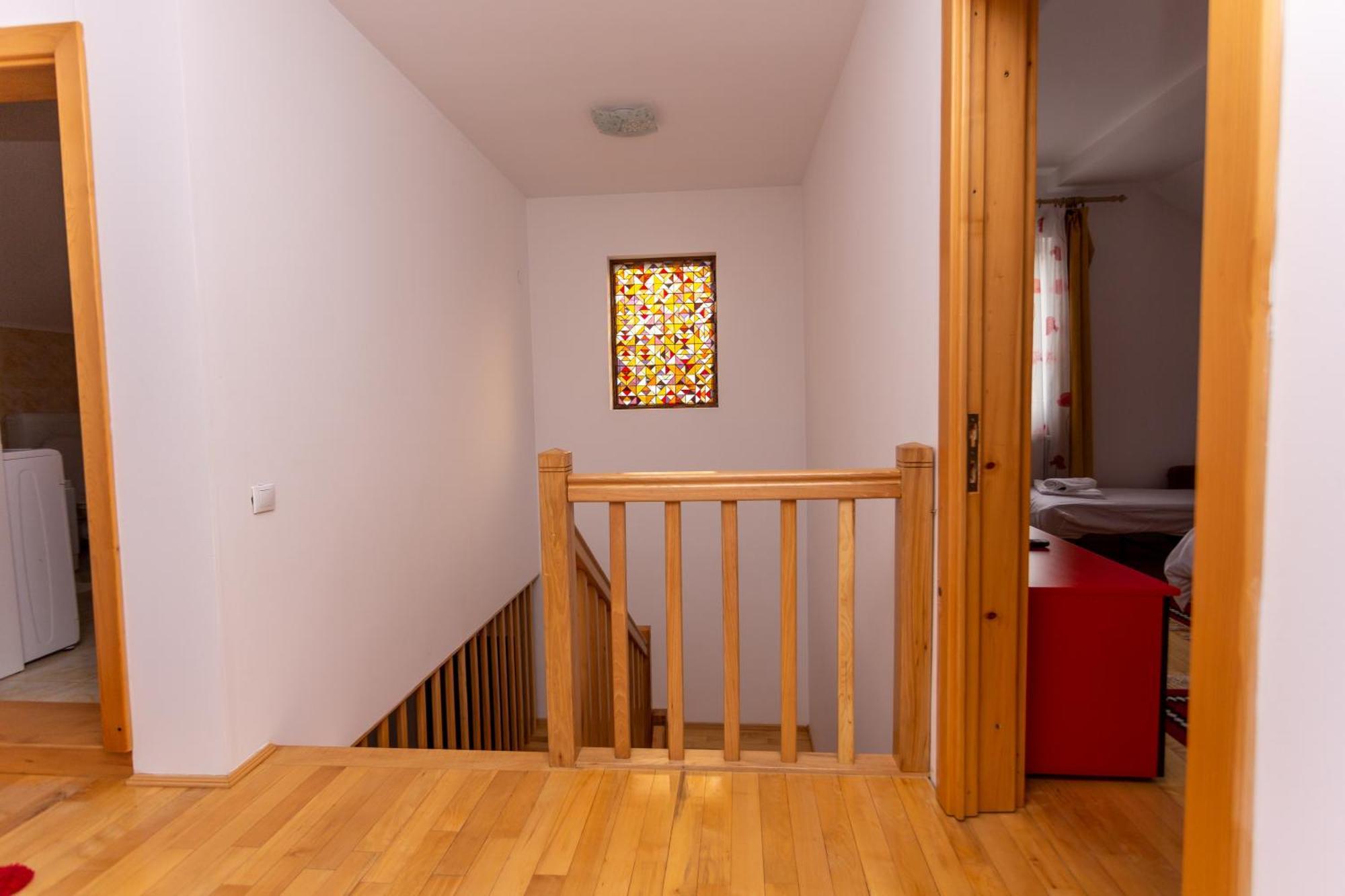 Casa Rumelia Paltineni Exteriör bild