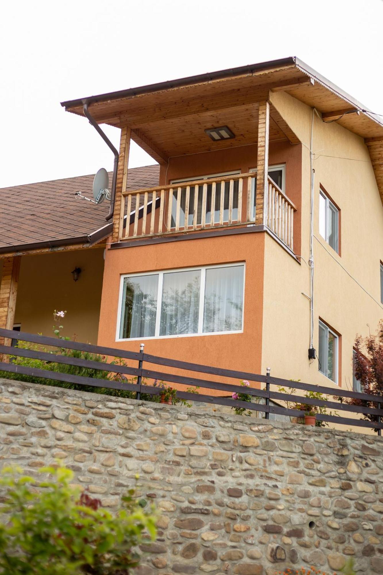 Casa Rumelia Paltineni Exteriör bild